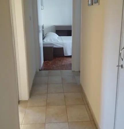 240 Depa Court * Ларнака