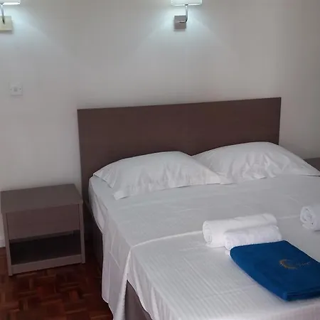Апартаменты 240 Depa Court